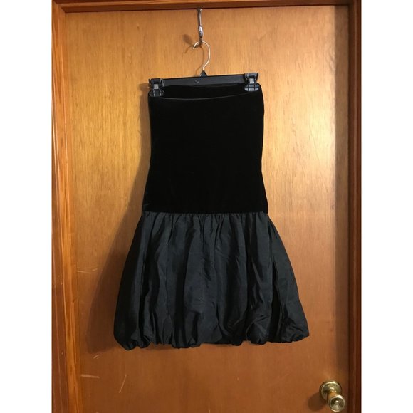 Blondie Nites by Linda Bernell Dresses & Skirts - Blondie Nites by Linda Bernell size 5 black sleeveless/ strapless cocktail dress